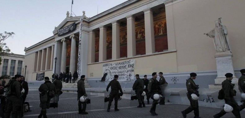 «Ε όχι και τα ΜΑΤ»: ΣΥΡΙΖΑ, αναρχικός χώρος και η κατάληψη της Πρυτανείας