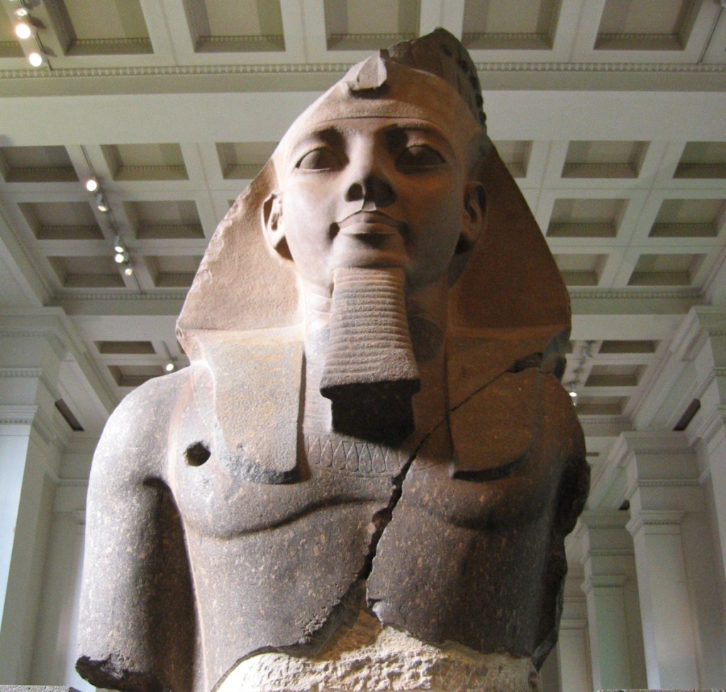BM,_AES_Egyptian_Sulpture_-_Colossal_bust_of_Ramesses_II,_the_'Younger_Memnon'_(1250_BC)_(Room_4)