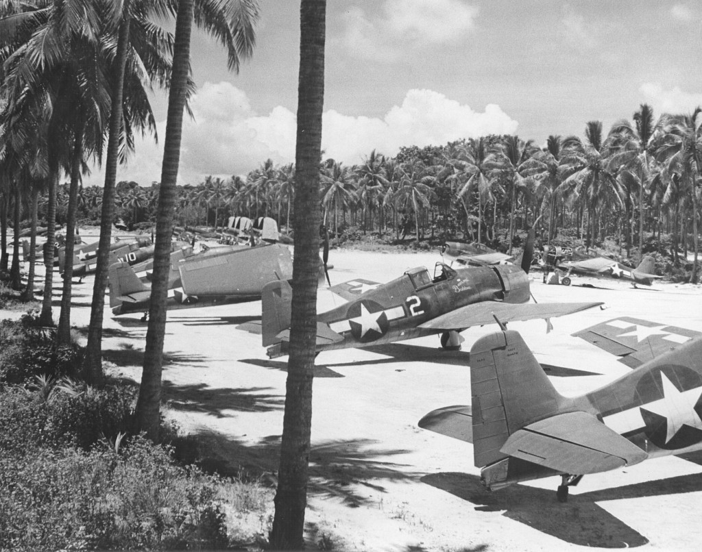 F6F-3_Hellcats_of_VF-40_at_Espiritu_Santo_1944